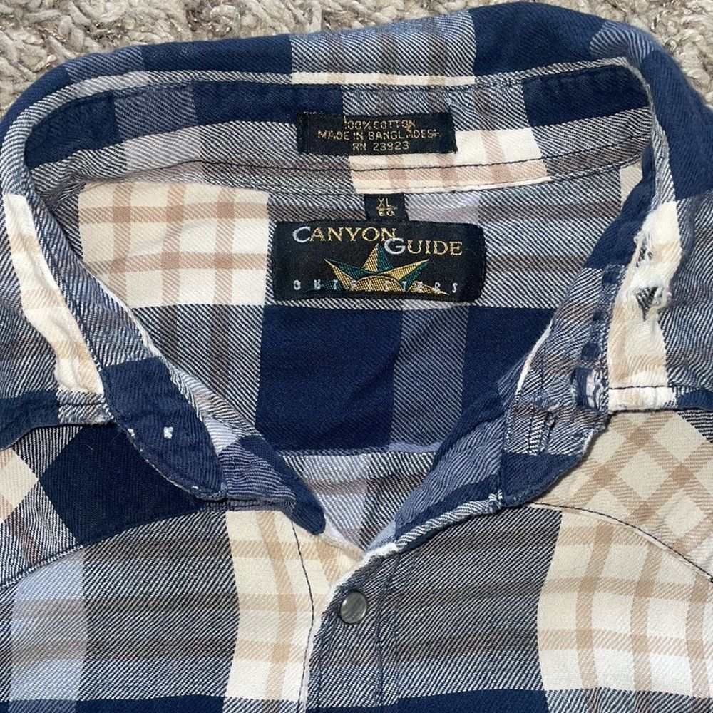 Canyon Guide Flannel - Picture 6 of 8
